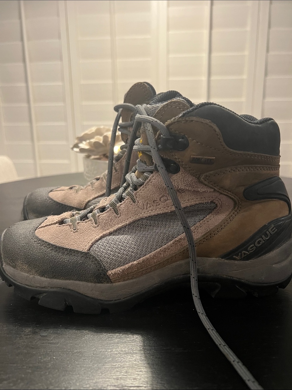 NWOT Vasque Gore-Tex Vibram soles Trail Hiking Boots